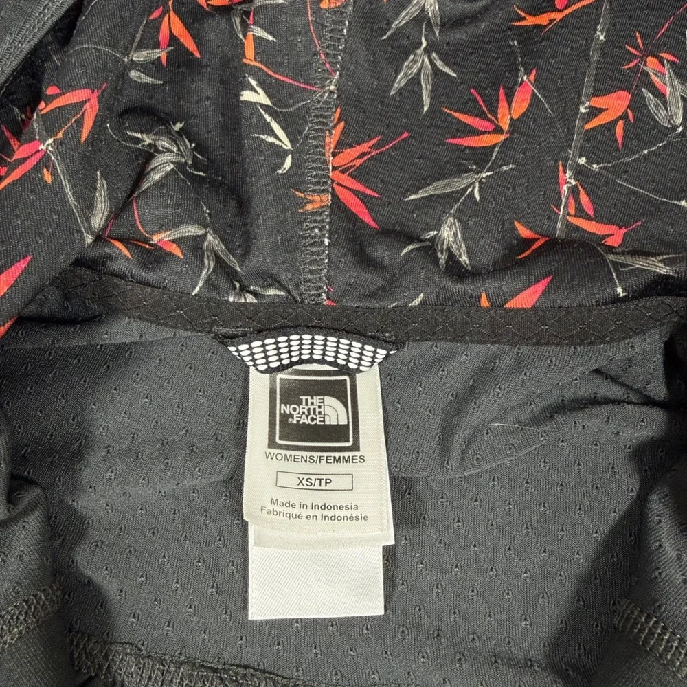 North Face Women XSmall Black Hooded Performance Jacket Bamboo Print Activewear